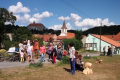 Den sedmý - Budou chlebíčky?