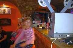 Druhá projekce - Frigo na mašině