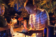 Čtvrtá projekce - koncert skupiny Jakofakt?