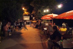 Čtvrtá projekce - koncert skupiny Jakofakt?