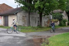 Unavení na kopci u křížku (památník na účastníka zrezlých šlapek LP1890)
